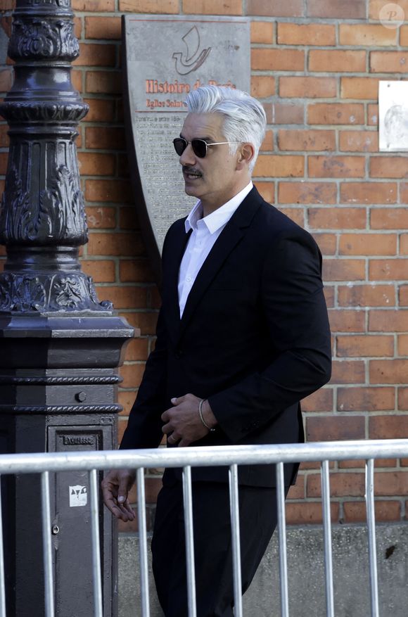 François Vincentelli - Arrivées aux obsèques de Nadia Farès en l'église Saint-Jean-de-Montmartre à Paris, le 24 avril 2026. N.Farès est décédée le 17 avril 2026 quelques jours après un "incident cardiaque" survenu le 12 avril 2026 dans la piscine du complexe sportif, Blanche (9ème).
