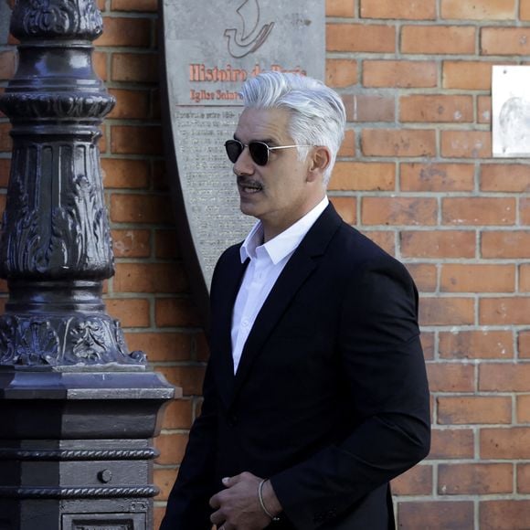 François Vincentelli - Arrivées aux obsèques de Nadia Farès en l'église Saint-Jean-de-Montmartre à Paris, le 24 avril 2026. N.Farès est décédée le 17 avril 2026 quelques jours après un "incident cardiaque" survenu le 12 avril 2026 dans la piscine du complexe sportif, Blanche (9ème).