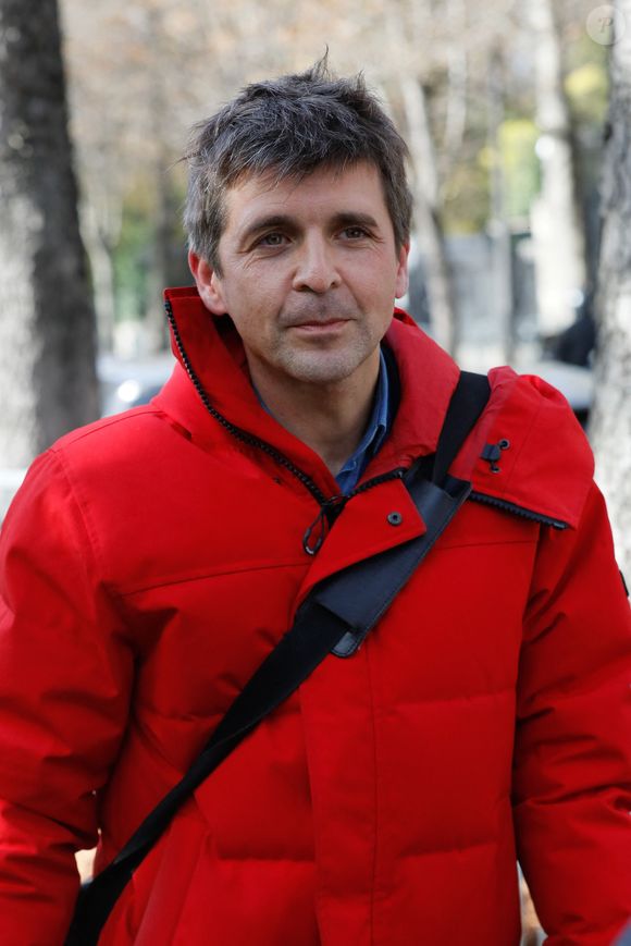“Avec trois amis, j’ai monté une petite boîte de production”, dévoile Thomas Sotto

Exclusif  - Thomas Sotto - Arrivées de l'émission "Vivement Dimanche" qui sera diffusée le 17 octobre 2021 au Studio Gabriel à Paris, France, le 13 octobre 2021. © Christophe Clovis/ Bestimage