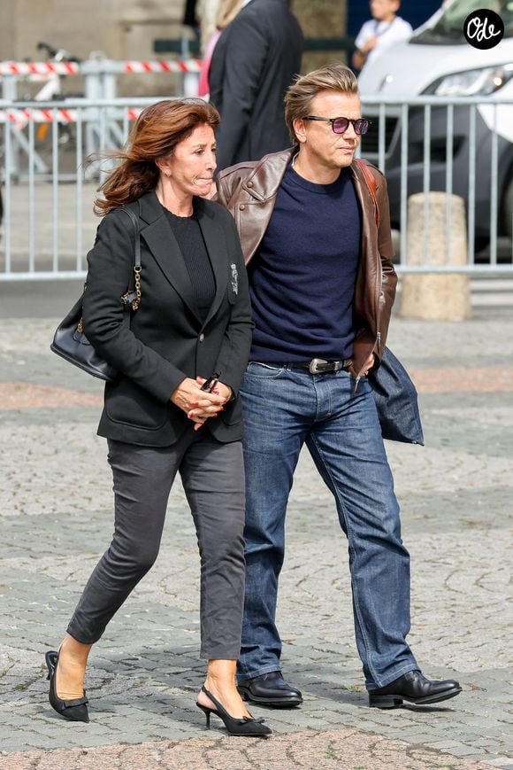 Albane Cleret, Alex Lutz - Arrivées aux obsèques de Mathilde Favier en l'église Saint-Sulpice à Paris le 31 aout 2026. © Dominique Jacovides-Cyril Moreau/Bestimage