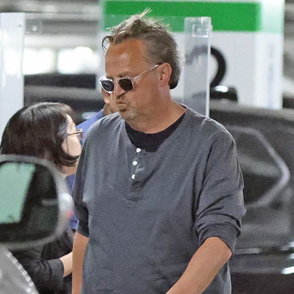 Matthew Perry passe la journée en charmante compagnie à Los Angeles, le 12 octobre 2022.

Coleman-Rayner / Bestimage