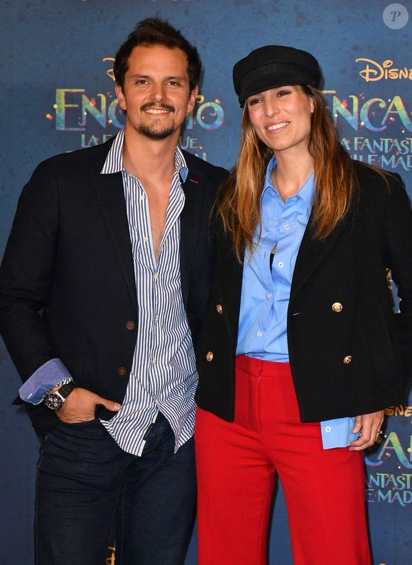 Juan Arbelaez et sa femme Laury Thilleman (Miss France 2011) - Avant-première du film "Encanto" de Disney au Grand Rex à Paris le 19 novembre 2021. © Veeren/Bestimage