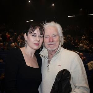 Hugues Aufray avec sa femme Muriel Mégevand au concert d’Enrico Macias pour sa tournée La Fête Continue ! dans la salle de spectacle Le Dôme de Paris - Palais des Sports à Paris, France, le 15 mars 2025.
© Jack Tribeca/Bestimage