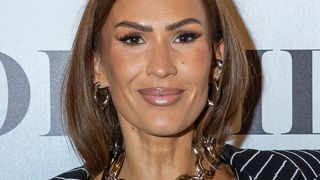 Vitaa : Avec son mari Hicham et leurs enfants Liham, Adam et Noah, elle profite d’un sublime domaine dans les Yvelines