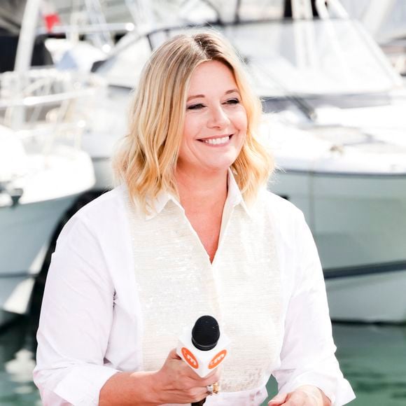 Mais la télévision n’est pas son seul terrain d’expression. Peu le savent, mais Flavie Flament mène aussi une activité de cheffe d’entreprise dans le domaine de la production audiovisuelle. 

Exclusif - Flavie Flament sur le plateau de l'émission Télématin en marge du 78ème Festival International du Film de Cannes, France, le 22 mai 2025. © Jack Tribeca/Bestimage