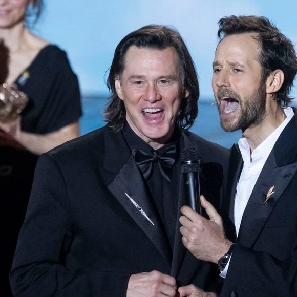 Jim Carrey (César d'honneur) et Benjamin Lavernhe (broche de la Maison Chaumet) lors de la 51ème cérémonie des César à l'Olympia à Paris, France, le 26 février 2025 © Borde-Jacovides/Bestimage