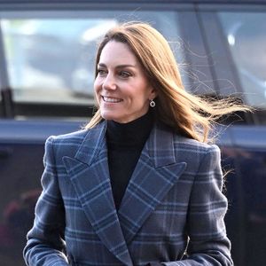 Kate Middleton et le prince William se sont rendus en Écosse pour une visite officielle très remarquée.
Le prince William, prince de Galles, et Catherine (Kate) Middleton, princesse de Galles, arrivent pour visiter l'Académie nationale de curling à Stirling, Royaume Uni, le 20 janvier 2026. © Backgrid UK/Bestimage