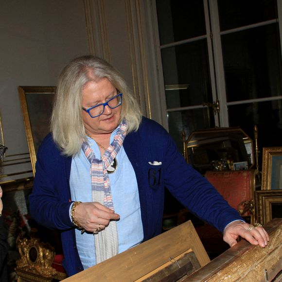 Exclusif - L'animateur Tex et sa femme Béatrice, Pierre-Jean Chalençon - People au dîner "Couscous" chez Pierre-Jean Chalençon au Palais Vivienne à Paris. Le 9 février 2022