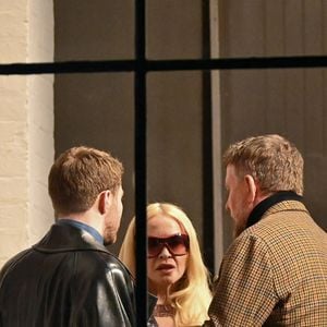 Rocco Ritchie s'est félicité d'avoir réuni ses parents pour la première fois depuis 2008 : "Je suis encore plus fier d'avoir mes deux parents réunis pour me soutenir".

Exclusif - Madonna, Guy Ritchie et leurs fils, Rocco Ritchie, le 12 décembre 2025.

Photo : Agence / Bestimage