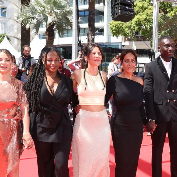 Romane Gueret, Shirel Nataf, Fanta Kebe, Lise Akoka, Amel Bent, Mouctar Diawara, Zakaria-Tayeb Lazab, Yuming Hey - Montée des marches du film « Man O Bachech (Woman and child) » lors du 78ème Festival International du Film de Cannes, au Palais des Festivals à Cannes. Le 22 mai 2025
© Jacovides-Moreau / Bestimage