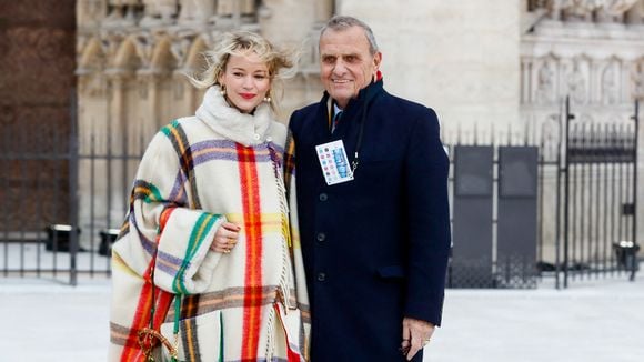 Cérémonie de réouverture de Notre-Dame : Jean-Charles de Castelbajac fier au bras de Pauline, 40 ans de moins, malgré les critiques