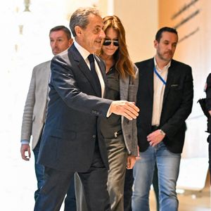 Nicolas Sarkozy et sa femme Carla Bruni - Dernier jour du procès du financement libyen de Sarkozy: ses avocats de l’ancien président vont plaider la relaxe, au tribunal de Paris, France, le 8 avril 2025. © Pierre Perusseau/Bestimage