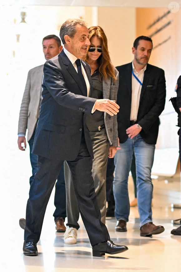 Nicolas Sarkozy et sa femme Carla Bruni - Dernier jour du procès du financement libyen de Sarkozy: ses avocats de l’ancien président vont plaider la relaxe, au tribunal de Paris, France, le 8 avril 2025. © Pierre Perusseau/Bestimage