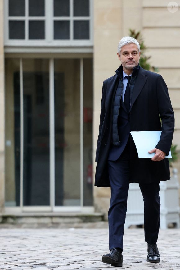 Le premier ministre recoit le président du groupe parlementaire Droite Républicaine Laurent Wauquiez, à Matignon, à Paris, le 16 décembre 2024. © Stéphane Lemouton / Bestimage