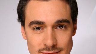 Arnaud Denis disparu à 43 ans : Cette comédienne de renom était présente auprès de lui quand il a mis fin à ses jours