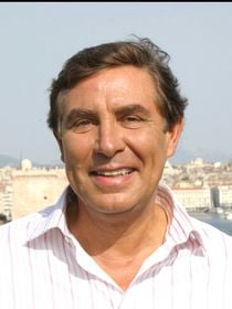 EXCLU Jean-Pierre Foucault : Moto, bateau... À quoi ressemble sa vie dans le Sud où il a sa villa "les pieds dans l'eau" ? Ses amis racontent