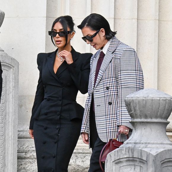 Kim Kardashian et sa mère Kris Jenner - La star américaine Kim Kardashian à la sortie du procès de la rue tronchet des "Papys braqueurs" au palais de justice de Paris, France, le 13 mai 2025.  © Bestimage