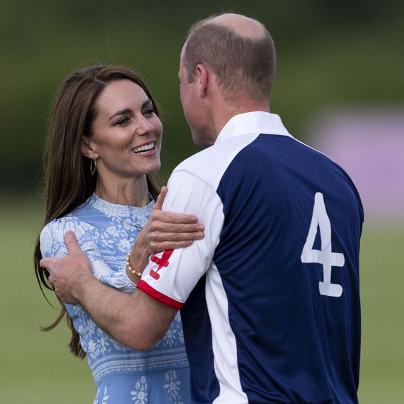 Si désormais, Kate Middleton le taquine volontiers à ce sujet, sur le coup, elle aurait ri jaune... Un moment que son époux n'oubliera probablement jamais.

Catherine Kate Middleton, princesse de Galles, le prince William, prince de Galles - 6 juillet 2023 à la Out-Sourcing Inc. Royal Charity Polo Cup 2023 au Guards Polo Club