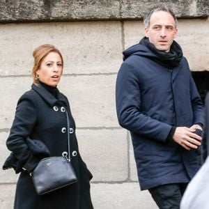 Léa Salamé et son compagnon Raphaël Glucksmann - Obsèques de Sébastien Demorand à la Coupole du crématorium du cimetière du Père-Lachaise à Paris, France, le 31 janvier 2020.