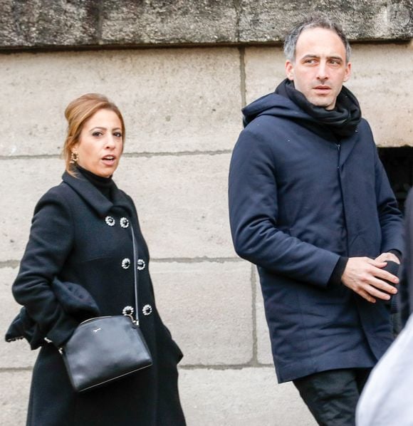 Léa Salamé et son compagnon Raphaël Glucksmann - Obsèques de Sébastien Demorand à la Coupole du crématorium du cimetière du Père-Lachaise à Paris, France, le 31 janvier 2020.