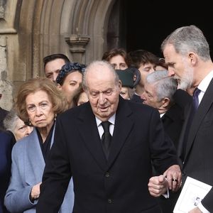 La reine Letizia d’Espagne, La reine Sofia, Le roi Juan Carlos Ier, Le roi Felipe VI d’Espagne - Service commémoratif du roi Constantin de Grèce au château de Windsor le 27 février 2024. (Zuma Press / Bestimage).