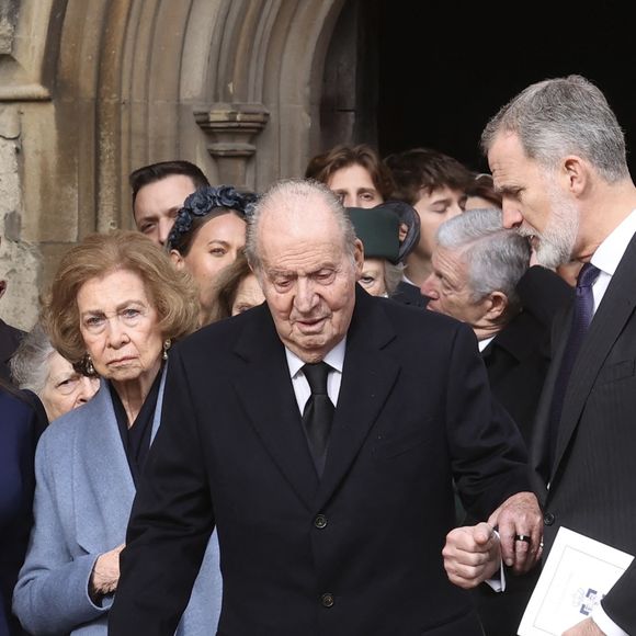La reine Letizia d’Espagne, La reine Sofia, Le roi Juan Carlos Ier, Le roi Felipe VI d’Espagne - Service commémoratif du roi Constantin de Grèce au château de Windsor le 27 février 2024. (Zuma Press / Bestimage).