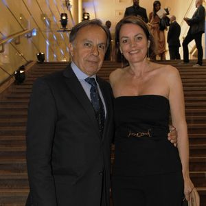Emporté par un cancer, Patrice Dominguez a vécu ses dernières minutes "entouré" par une quarantaine de personnes, a révélé l'ex-animatrice au média "Mesdames"

Patrice Dominguez et Cendrine Dominguez - Soirée au profit de la fondation "Children for Tomorrow" présidée par Stéfanie Graff à l'hôtel national Chaillot à Paris le 9 juin 2012  RINDOFF-JACOVIDES / BESTIMAGE