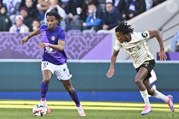 Yann Gboho, milieu offensif de 24 évolue actuellement à Toulouse

Yann Gboho - Match de football en ligue 1 McDonald's : Toulouse et Nice finissent ex aequo 1 - 1 au Stadium de Toulouse le 2 février 2025.

© Thierry Breton / PsnewZ / Bestimage