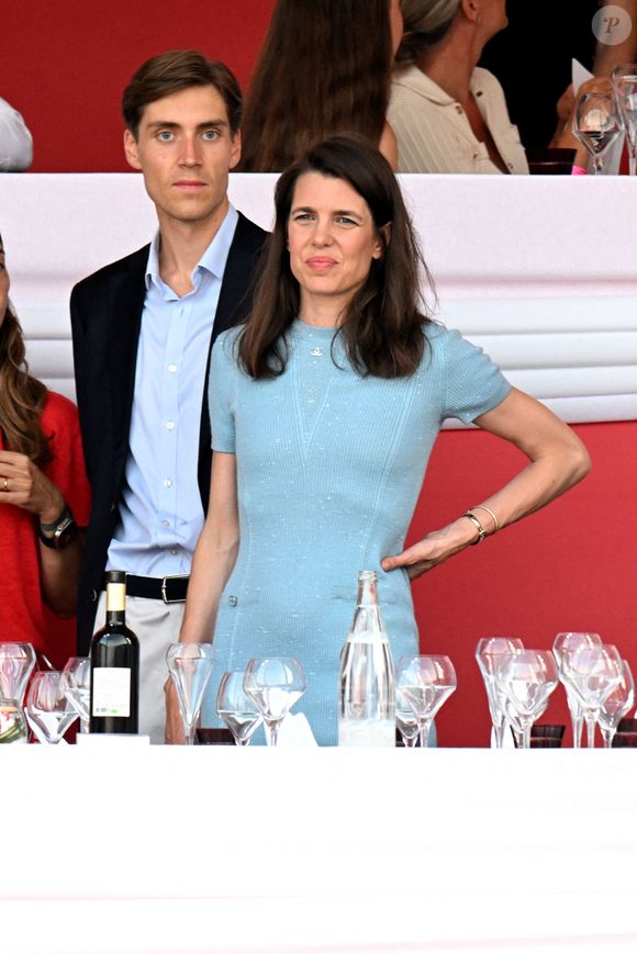 La princesse Caroline de Hanovre, sa fille Charlotte Casiraghi, son fils, né de son union avec Gad Elmaleh, Raphael, la princesse Alexandra de Hanovre, son fiancé Ben-Sylvester Strautmann, Melanie de Massy et Diane Fissore, la présidente du jumping et de la Fédération monégasque d’équitation, ont assisté à la 2eme journée du Jumping International de Monte-Carlo, le 4 juillet 2024. La compétition se déroule sur le port Hercule à Monaco, du 3 juillet au 5 juillet. La princesse Caroline, sa fille Charlotte et Diane Fissore, ont remis le 1er prix de la Longines Pro-Am Cup au profit de l'AMADE et recupéré un chèque de 20000 Euros pour l'associarion fondée en 1963 par la princesse Grace de Monaco en faveur de la protection et de l’épanouissement des enfants. C'es le binôme composé de Giacomo Paneraj (MON) et Felipe Coutinho Mendonca Nagata (BRE), pour la Team Paneraj & Partner Estate qui ont pris la première place. © Bruno Bebert/Bestimage
