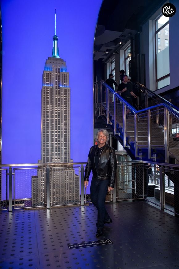 Jon Bon Jovi illumine l'Empire State Building à New York City, New York, Etats-Unis, le 15 septembre 2023. ©  © Ron Adar/TheNEWS2/ZUMA Press/Bestimage
