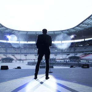 EXCLUSIF : Johnny Hallyday retrouve le Stade de France le 14 juin 2012. La première fois qu'il y chantait, c'était en 1998, il y a quatorze ans !