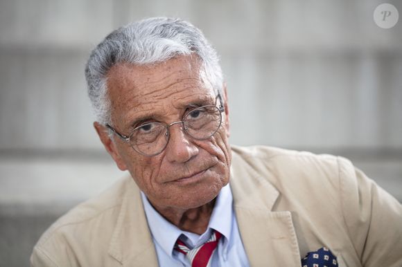 Il admire aussi son ambition, rappelant ses projets artistiques et personnels menés sans demi-mesure.

 Jean Marie Périer a lancé son projet d'exposition dans les EHPAD en commençant par celui de Figeac dans le Lot, dont le vernissage a eu lieu le 12 mai 2022. 
 Photo par Frédéric Maligne / Bestimage
