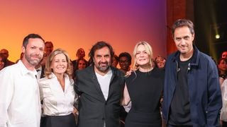Pour Le Grand Echiquier, une amie de longue date de Céline Dion célèbre la chanteuse entourée de nombreux artistes