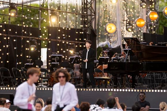 Exclusif - Saehyun Kim - 13ème édition du Concert de Paris aux pieds de la Tour Eiffel à l’occasion de la fête nationale du 14 juillet proposé par Radio France, France Télévisions, la Ville de Paris, et Électron Libre Productions.

© Perusseau / Clovis / Bestimage