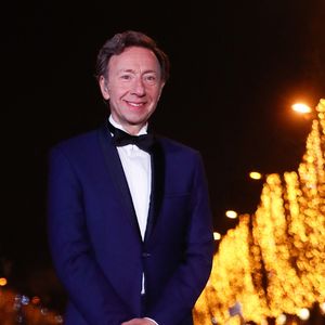 Stéphane Bern lors de l’émission "La grande soirée du 31 décembre de Paris" diffusée sur France 2 sur les Champs-Elysées à Paris, France, le 31 décembre 2024.  © Clovis-Tribeca/Bestimage