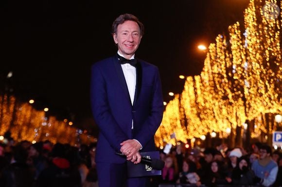 Stéphane Bern lors de l’émission "La grande soirée du 31 décembre de Paris" diffusée sur France 2 sur les Champs-Elysées à Paris, France, le 31 décembre 2024.  © Clovis-Tribeca/Bestimage