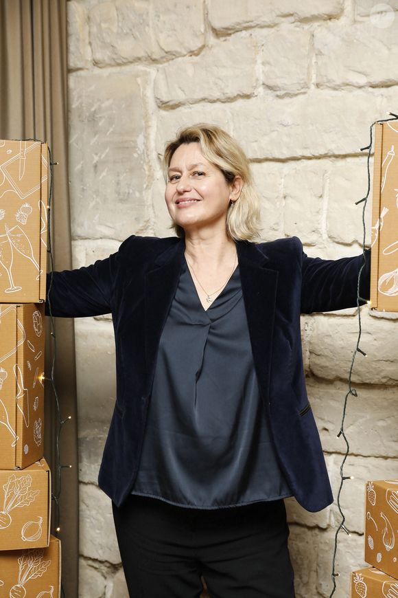 Exclusif - Luana Belmondo lors du lancement de la "Luana Box 2" pour les fêtes de Noël à l'école de cuisine "Cooking Baz'art" à Paris.  © Marc Ausset-Lacroix / Bestimage