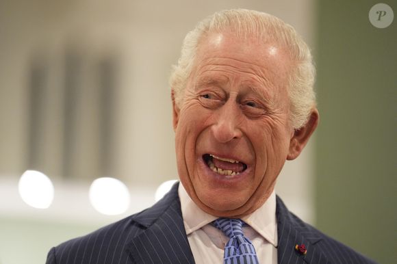 Le roi Charles III lors de sa visite de l'exposition sur la reine Marie de Roumanie à la Garrison Chapel de Londres, le 29 septembre 2025.

Photo : PA Photo / Bestimage