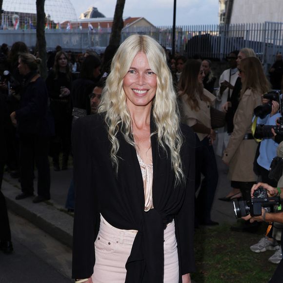 Claudia Schiffer au défilé Chloé "Collection Femme Prêt-à-Porter Printemps/Eté 2026" lors de la Fashion Week de Paris, le 5 octobre 2025
© Denis Guignebourg / Bestimage
