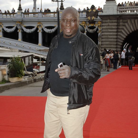 L'acteur français Mouss Diouff assiste à la soirée 'Ratatouille' au Show Case sur la Seine à Paris, France, le 30 juin 2007. Photo by Giancarlo Gorassini/ABACAPRESS.COM