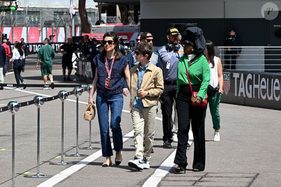 Raphael Elmaleh, Charlotte Casiraghi, Khadja Nin - Les people dans les paddocks la veille du Grand Prix de Formule 1 (F1) de Monaco le 24 mai 2025.
© Lionel Urman / Bestimage
