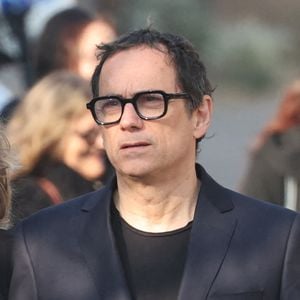James Huth, réalisateur du film "Brice de Nice" - Arrivées aux obsèques de Bruno Salomone en l'église Sainte-Anne de Polangis de Joinville-le-Pont (Val-de-Marne) le 23 mars 2026. © Cyril Moreau - Dominique Jacovides / Bestimage