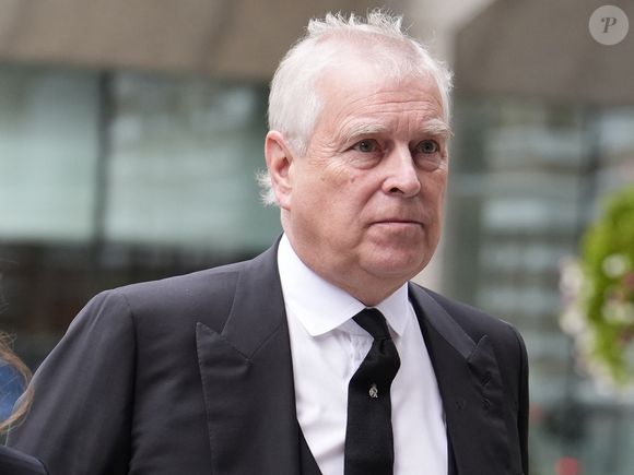 Le prince Andrew arrive à la messe de Requiem de la duchesse de Kent, à la cathédrale de Westminster, dans le centre de Londres. Photo by PA Photo/ Bestimage