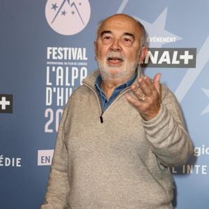 Gérard Jugnot - Tapis rouge lors du 29ème Festival International du Film de Comédie de l'Alpe d'Huez le 20 Janvier 2026. © Dominique Jacovides/Bestimage