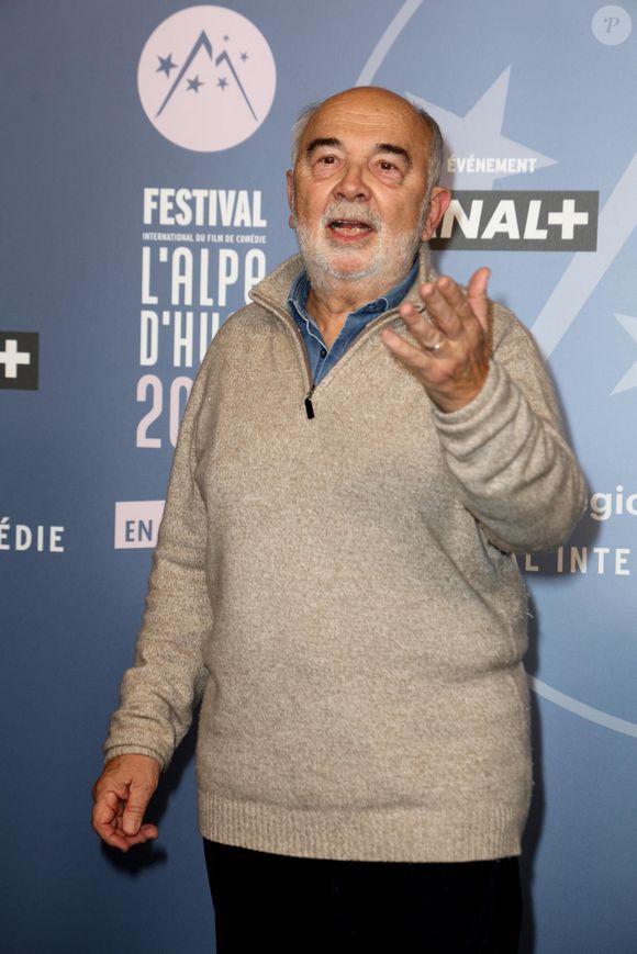 Gérard Jugnot - Tapis rouge lors du 29ème Festival International du Film de Comédie de l'Alpe d'Huez le 20 Janvier 2026. © Dominique Jacovides/Bestimage