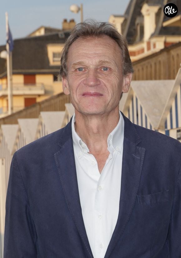 Producteur de renom, Nicolas Altmayer, lui, avait notamment propulsé la carrière de Jean Dujardin au cinéma.

Nicolas Altmayer lors de la 39ème édition du festival du film romantique de Cabourg, le 13 juin 2025.

© Guirec Coadic/Bestimage