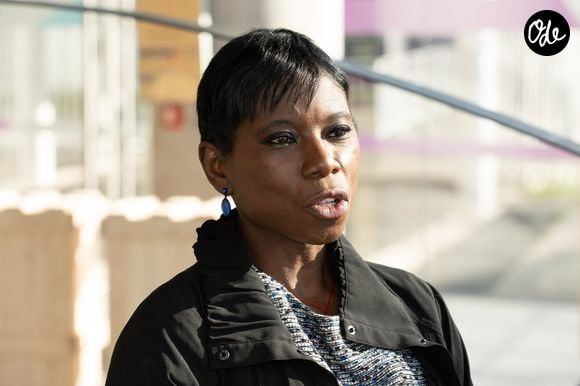 Surya Bonaly, marraine des mondiaux de patinage artistique 2022 lors de la présentation de la sculpture "20 février 1998, Nagano" de l'artiste Pierre Larauza, le sculpteur à Montpellier, France, le 22 mars 2022. © Stéphanie Gouiran/Panoramic/Bestimage
