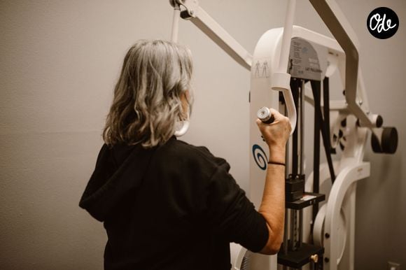 La musculation aide à préserver les muscles, les os et la mobilité.

Pexels