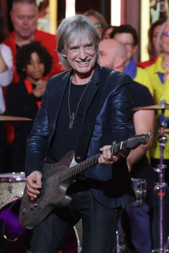 Jean-Louis Aubert - Les célébrités se mobilisent pour la 38ème édition du Téléthon dans les studios de France 2 à Paris, le 30 novembre 2024 © Coadic Guirec / Bestimage