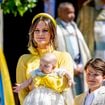 La famille royale de Suède en fête ! La princesse Sofia et le prince Carl Philip ont baptisé leur fille Ines, elle portait une tenue très symbolique